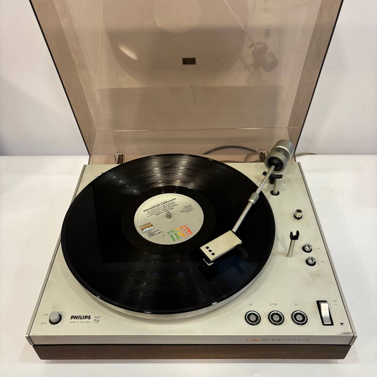 PHILIPS 212 ELECTRONIC  Виниловый проигрыватель