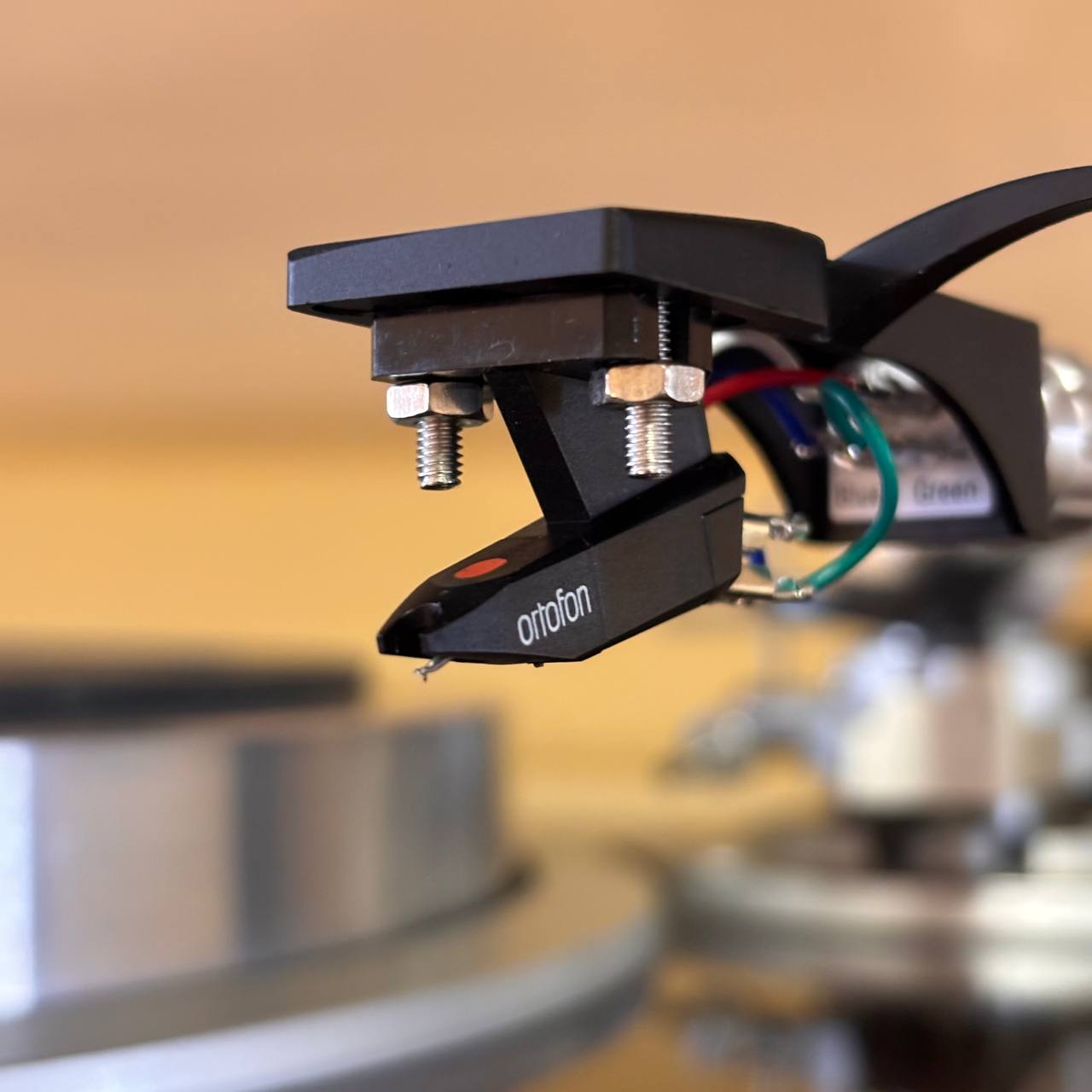 Головка звукоснимателя Ortofon OM5E(в сборе с шелом Technics)