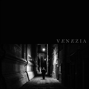 Plays Venezia